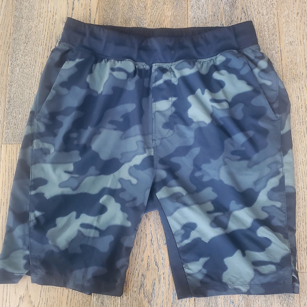 Zella - Mens - Medium - Fitted Athletic Shorts (7" Inseam) - 3 Pockets